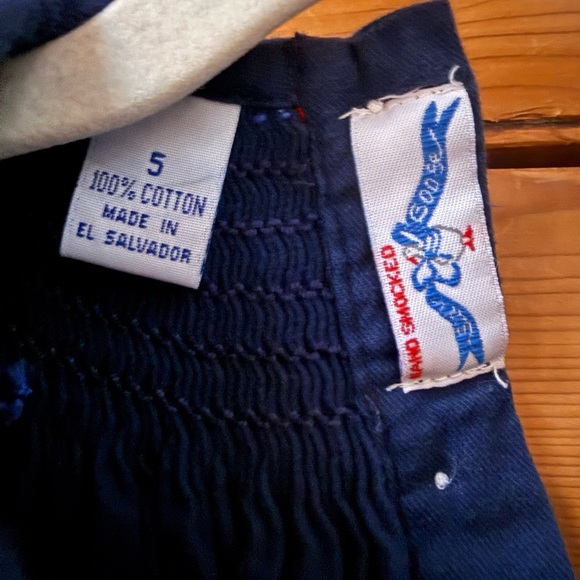 Hand Smocked Silly Goose Patriotic Girls Bishop Dress Blue USA Flag 100% cotton - Picture 4 of 5